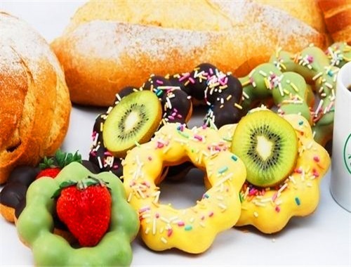 糖巢量贩零食 品牌优势显著，厦门商贸背景下的创富选择